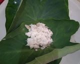 Foto langkah ke 3 dari resep Buntil Daun Talas.
