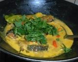 Foto langkah ke 4 dari resep Ikan Patin Bumbu Kuning Kemangi (Endhoooost banget).