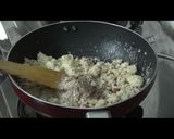 A picture of step 5 of Mawa Gujiya.