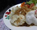 Foto langkah ke 3 dari resep Nasi Goreng Ayam Telur.