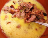Foto del paso 7 de la receta: Tortilla de rovellons con butifarra de setas
