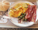 Foto del paso 5 de la receta: Tortilla francesa sorpresa con bacon frito