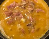 Hagymás rántotta sonkával recept fázis 2 fotója