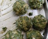 A picture of step 1 of Spinach balls in Gravy.