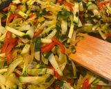Une image de l'étape 1 de Wok de vermicelles de riz aux légumes.