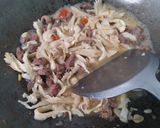 Foto langkah ke 6 dari resep Tumis Jamur Ampela.
