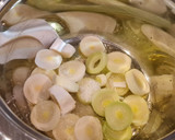 Foto del paso 2 de la receta: Crema de calabacín, calabaza y champiñones