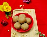 A picture of step 4 of Sattu Ladoo.