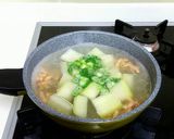 Hình bước làm 5 của món Canh Củ Cải Tôm khô 건새우 무국