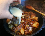 Foto del paso 5 de la receta: Pollo con manzana en salsa al vino tinto