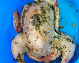 Foto del paso 12 de la receta: Pollo asado al horno, relleno de limón encurtido y patatas