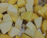 Foto langkah ke 2 dari resep Mashed Potato Cheese.