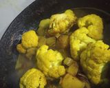 ডিম দিয়ে ফুলকপি আলু কারি (dim diye fulkopi aloo curry recipe in Bengali) রেসিপি ধাপ - 2 ছবি