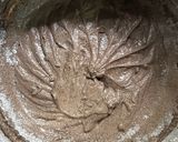 Gambar langkah 5 resipi Kek coklat.