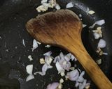 Foto langkah ke 2 dari resep Pangsit Tumis.