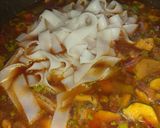 थूकपा - व्हेजिटेबल नूडल्स सूप (thukpa vegetable noodles soup recipe in marathi) रेसिपी स्टेप 9 फोटो