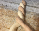 Foto del paso 5 de la receta: Pan lactal bicolor trenzado