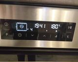 Sült kolbász krumplipürével recept fázis 3 fotója