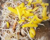 A picture of step 7 of Beef Stir fry with Beansprouts.