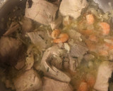 Foto del paso 3 de la receta: Atún guisado con colas de gambas