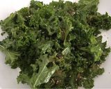 Hình bước làm 6 của món Thí nghiệm cùng cải xoăn: kale salad và kale chip
