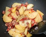 A picture of step 6 of Potato bacon.