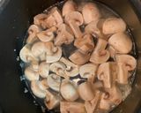 Foto del paso 1 de la receta: Crema de Champiñones y Aguacate 🥑🍄