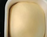 Foto langkah ke 2 dari resep Donat glaze tiramisu homemade.