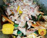 Foto langkah ke 6 dari resep Seafood Saus Padang Komplit (Seafood Asam Pedas Manis aka Seafood Tumpah).
