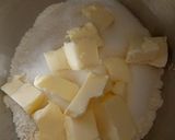 Foto del passaggio 3 della ricetta Sbriciolata pesche e amaretti