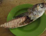 Foto langkah ke 1 dari resep Kepala Tongkol Kuah Asam Pedas Belimbing Wuluh.