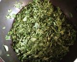 A picture of step 2 of Methi malai matar.