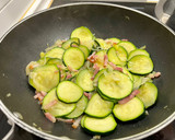 Foto del paso 2 de la receta: Pastel de calabacín y bacon