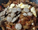 Foto langkah ke 12 dari resep 62. Kwetiau Goreng Bolognese.