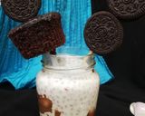 A picture of step 1 of Oreo Milkshake.