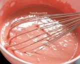 Foto langkah ke 2 dari resep Ogura Cake Strawberry Yoghurt Cottony Cake with Fresh Strawberry.
