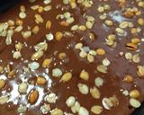 Foto langkah ke 3 dari resep Brownies Cadbury Kacang.