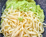 Foto del paso 3 de la receta: Tallarines al pesto de brócoli y nueces