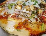 गव्हाच्या पिठाचा वेज पिझ्झा (veg pizza recipe in marathi) रेसिपी स्टेप 15 फोटो 