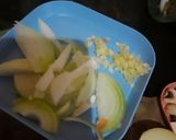Foto langkah ke 1 dari resep Tumis Ayam Sayuran.
