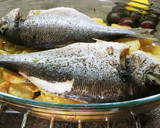 Foto del paso 5 de la receta: Dorada al horno asada con patatas