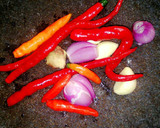 Foto langkah ke 2 dari resep Sambal Tongkol Extra Pedas.