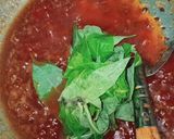 Foto langkah ke 5 dari resep Goreng sarden campur kentang dan daun singkong.
