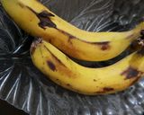 A picture of step 1 of Banana boost Shake.