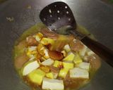 Foto langkah ke 5 dari resep Tahu sosis kecap.