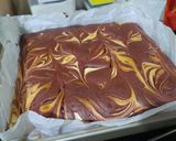 Foto langkah ke 10 dari resep Red Velvet Creamcheese Brownies.