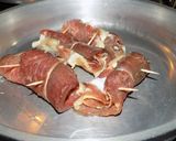 Foto del paso 8 de la receta Saltimboca rellenos con jamón crudo y hojas de salvia en reducción de vino tinto