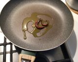 Foto del passaggio 1 della ricetta Malloreddus con crema di broccolo verde e mandorle e grissini tostati