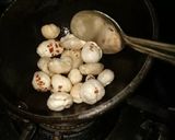 भुनी मैबा (bhuni mawa recipe in Hindi) रेसिपी चरण 3 फोटो
