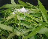 Foto langkah ke 3 dari resep Tumis Kangkung.